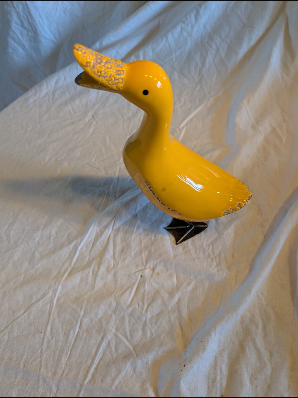 2/30$ Vintage Yellow Ceramic Duck Figurine with Metal Feet - Picture 3 of 7